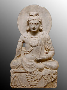 Maitreya-musée-national-d'art-oriental-de-Rome-fond-gris 3